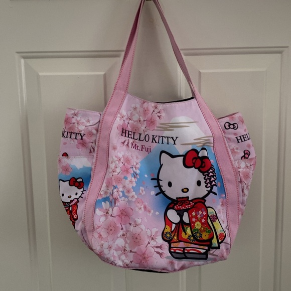 Hello Kitty Mt. Fuji Tote Bag - Beverage Sleeves 2017 - Picture 3 of 16